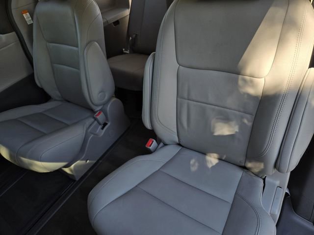 Used 2017 Toyota Sienna XLE image 13
