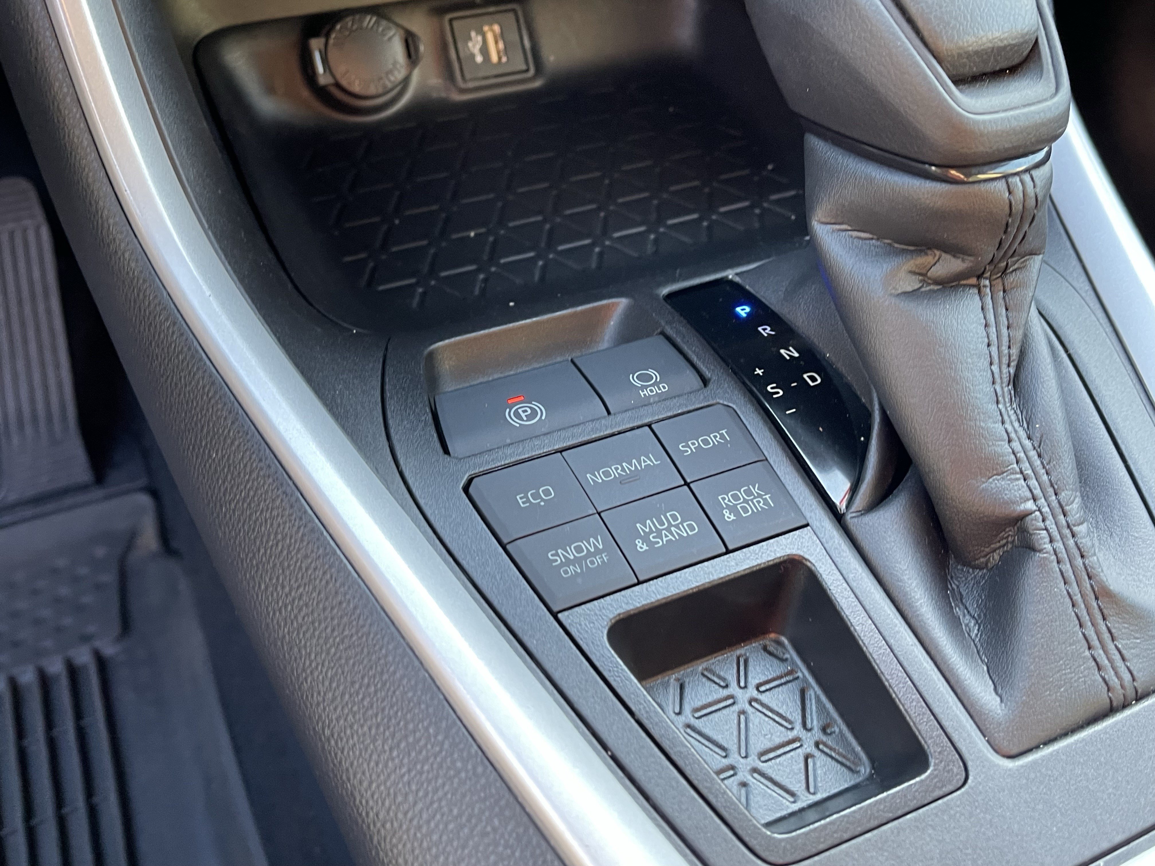 Certified 2023 Toyota RAV4 LE AWD/4WD image 23