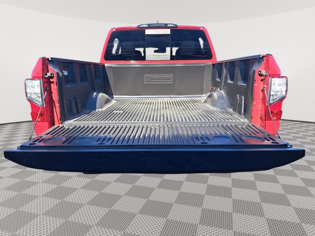 Used 2022 Nissan Titan SV image 29
