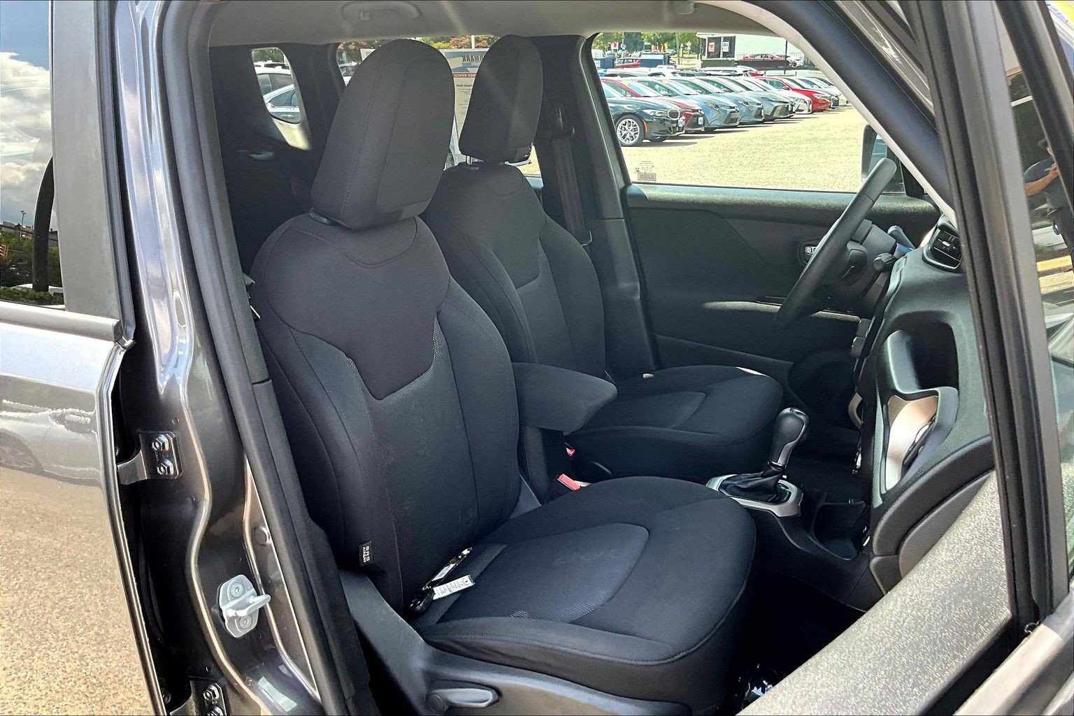 Used 2017 Jeep Renegade Sport w/ Power & Air Group FWD image 7