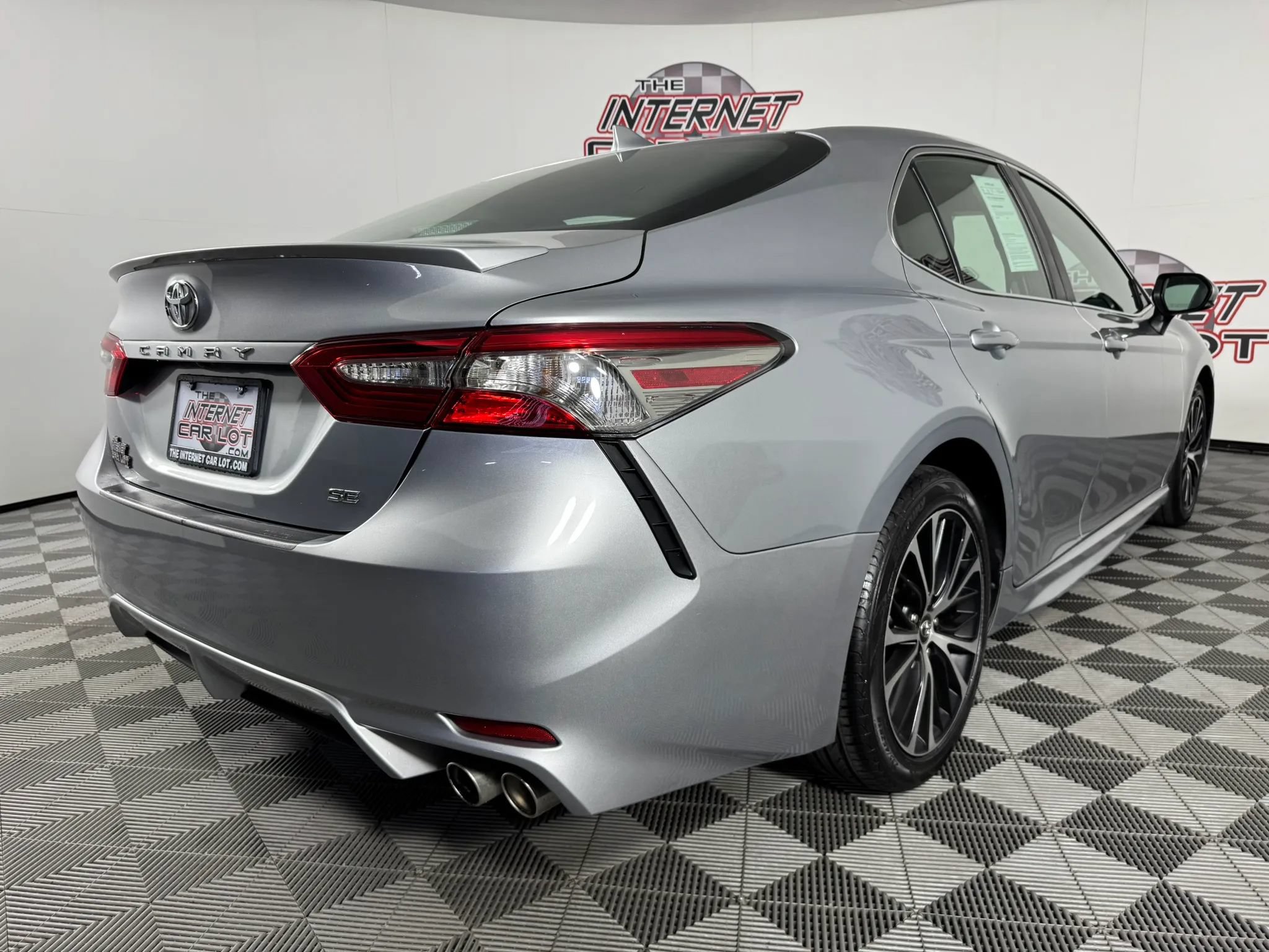 Used 2019 Toyota Camry SE w/ Convenience Package FWD image 27