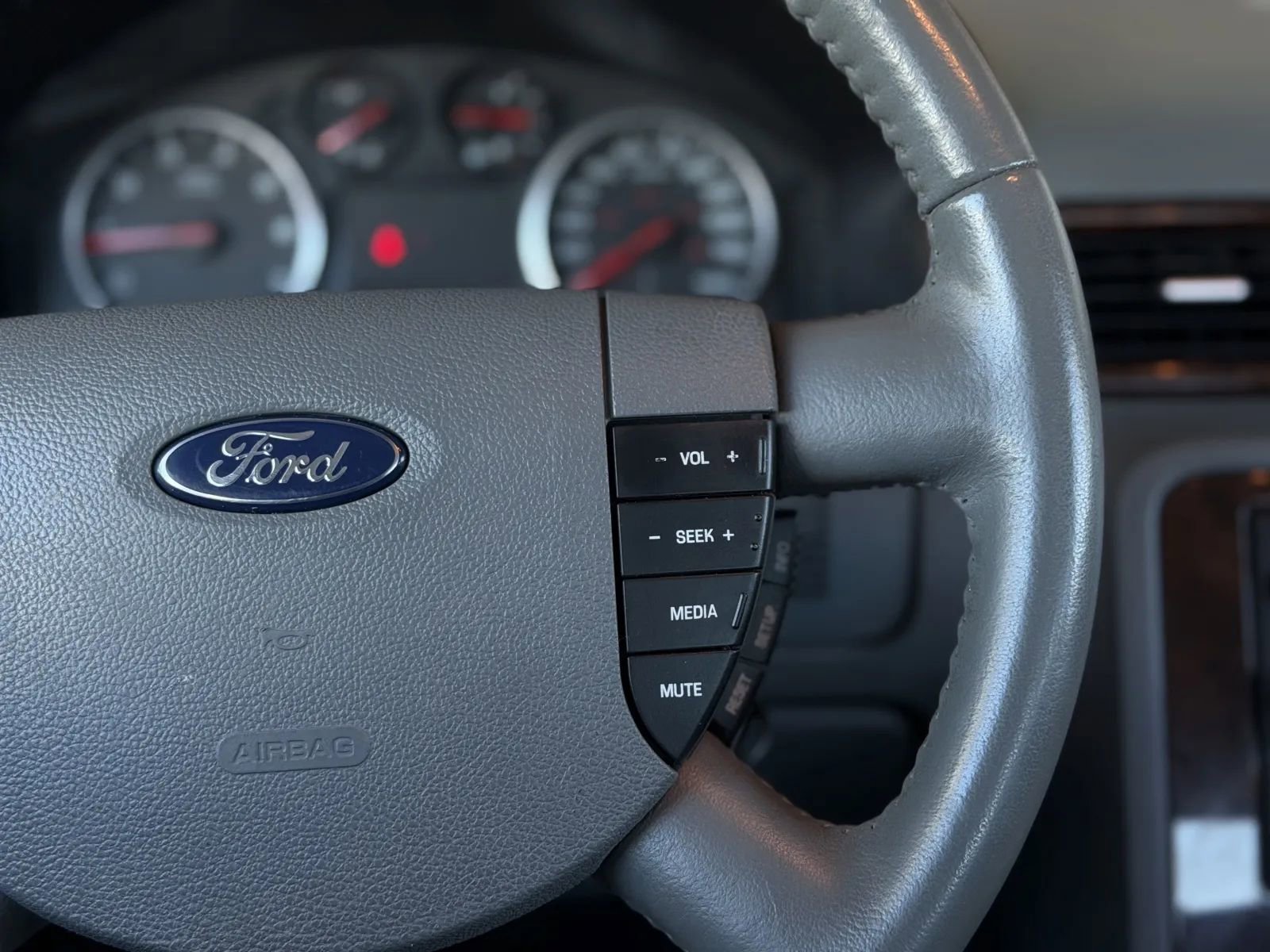 Used 2007 Ford Five Hundred SEL image 21