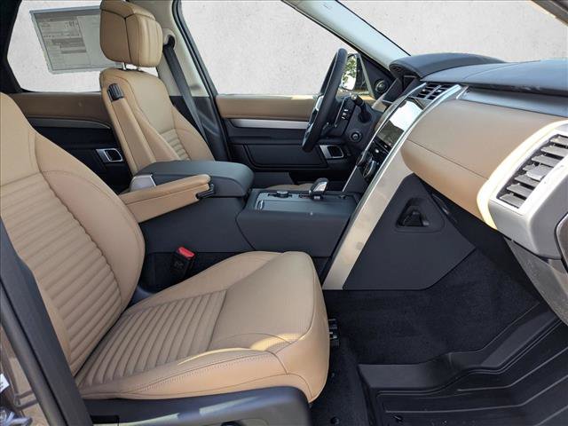 New 2026 Land Rover Discovery Limited Edition AWD/4WD image 17
