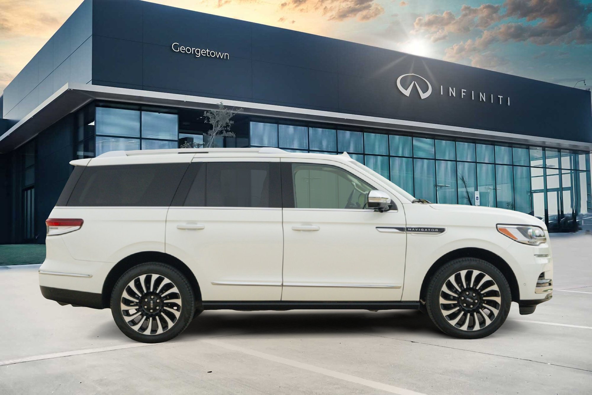 Used 2024 Lincoln Navigator Black Label AWD/4WD image 3