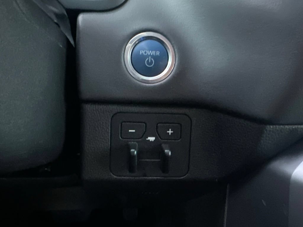 Used 2024 Toyota Tundra Platinum AWD/4WD image 13