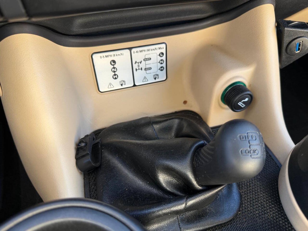 Used 2004 Land Rover Discovery SE AWD/4WD image 15
