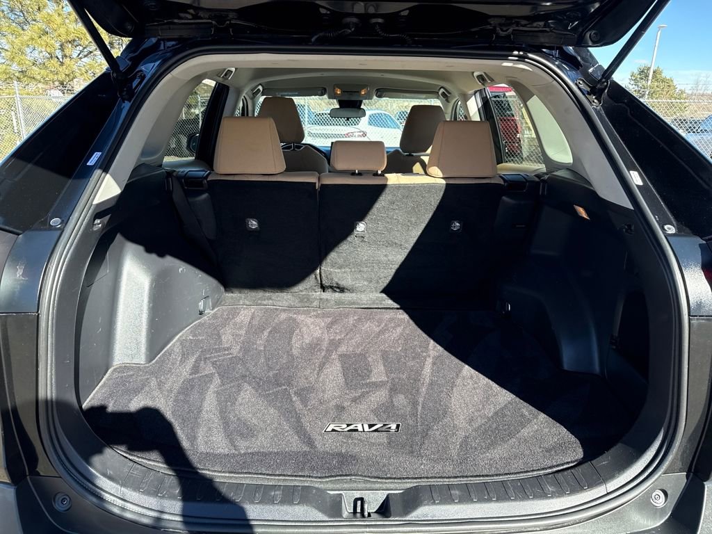 Used 2021 Toyota RAV4 XLE w/ Carpet Mat Package (TMS) image 7
