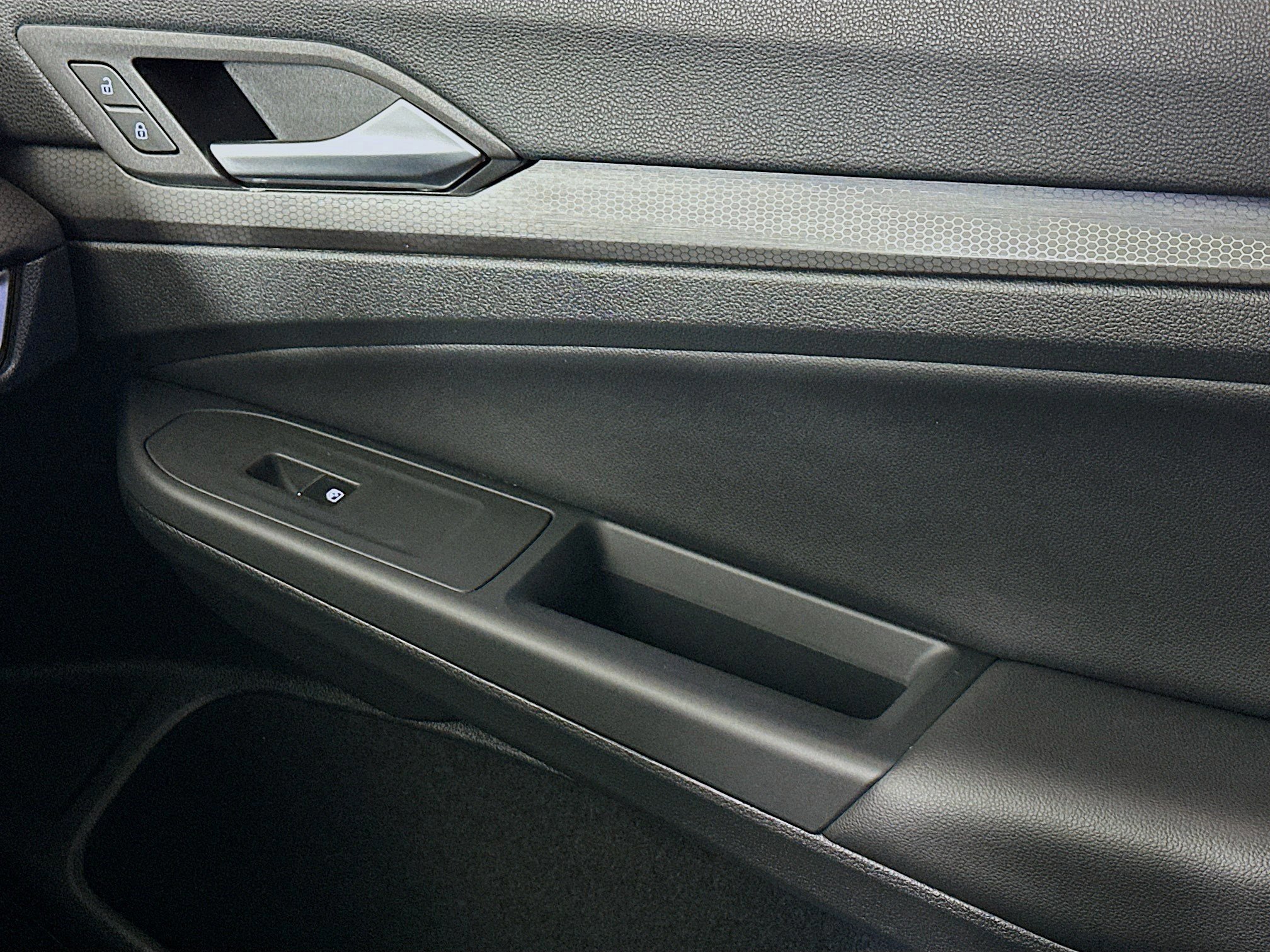 Used 2024 Volkswagen GTI SE w/ SE Leather Seats Package image 17