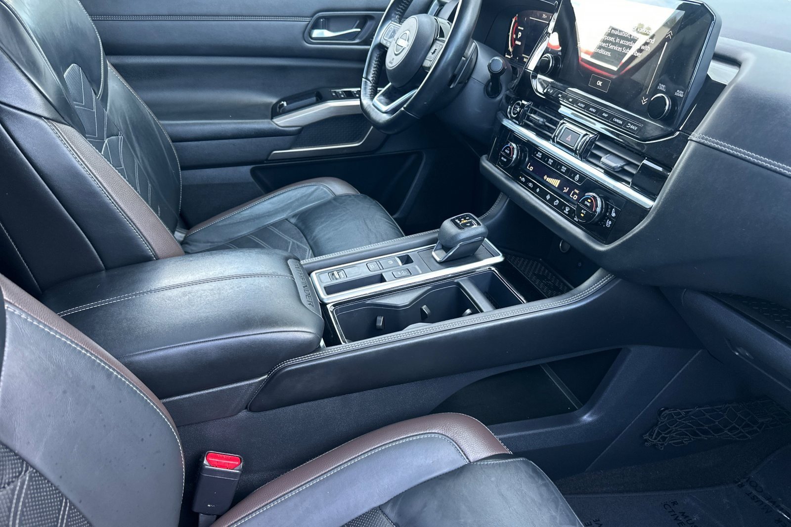 Used 2022 Nissan Pathfinder Platinum w/ Cargo Package image 16