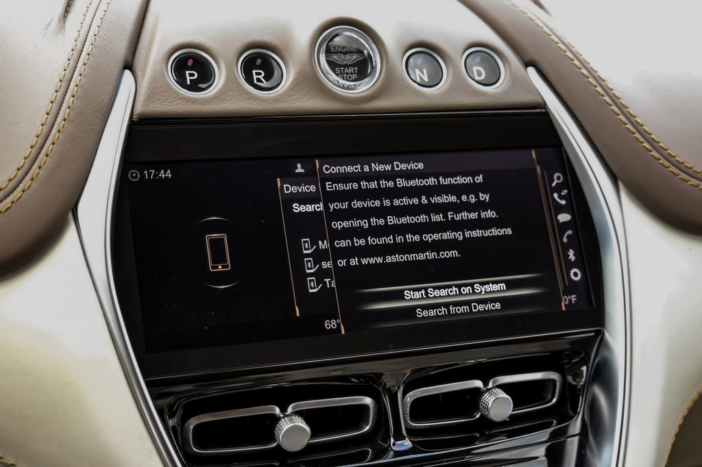 Used 2021 Aston Martin DBX image 36