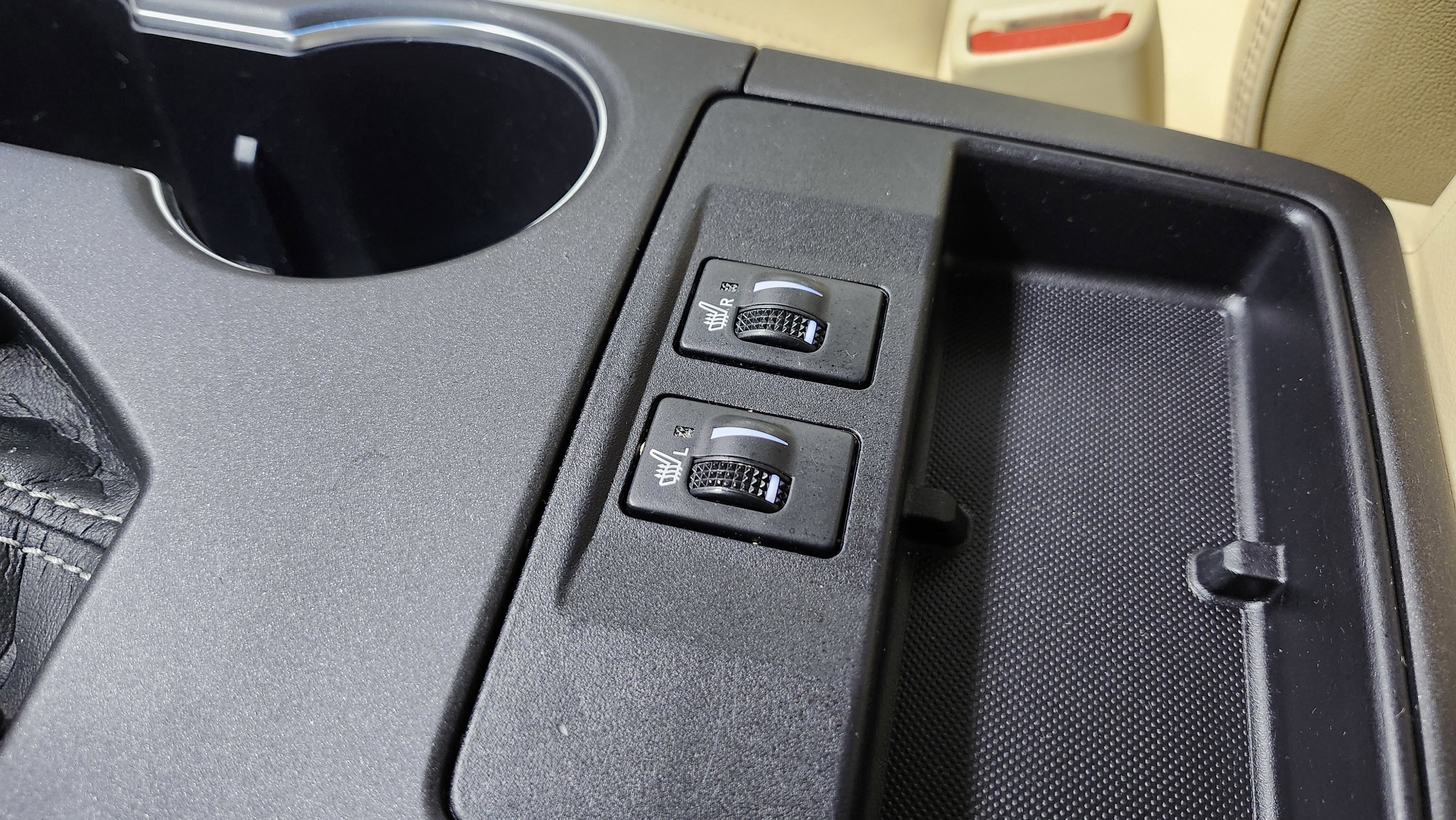 Used 2015 Toyota Camry XLE image 10