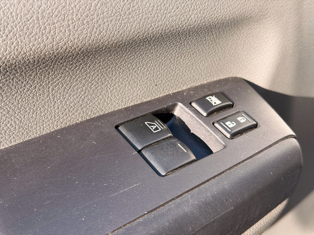 Used 2020 Nissan NV 3500 S image 19