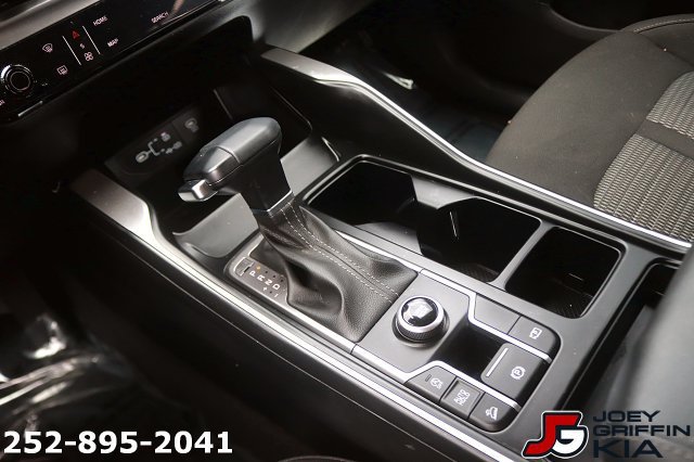 Certified 2026 Kia Sorento LX FWD image 21