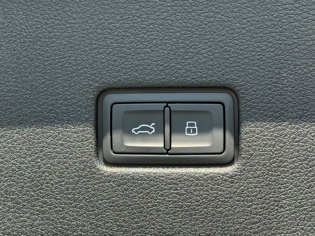New 2026 Audi SQ8 Prestige AWD/4WD image 15