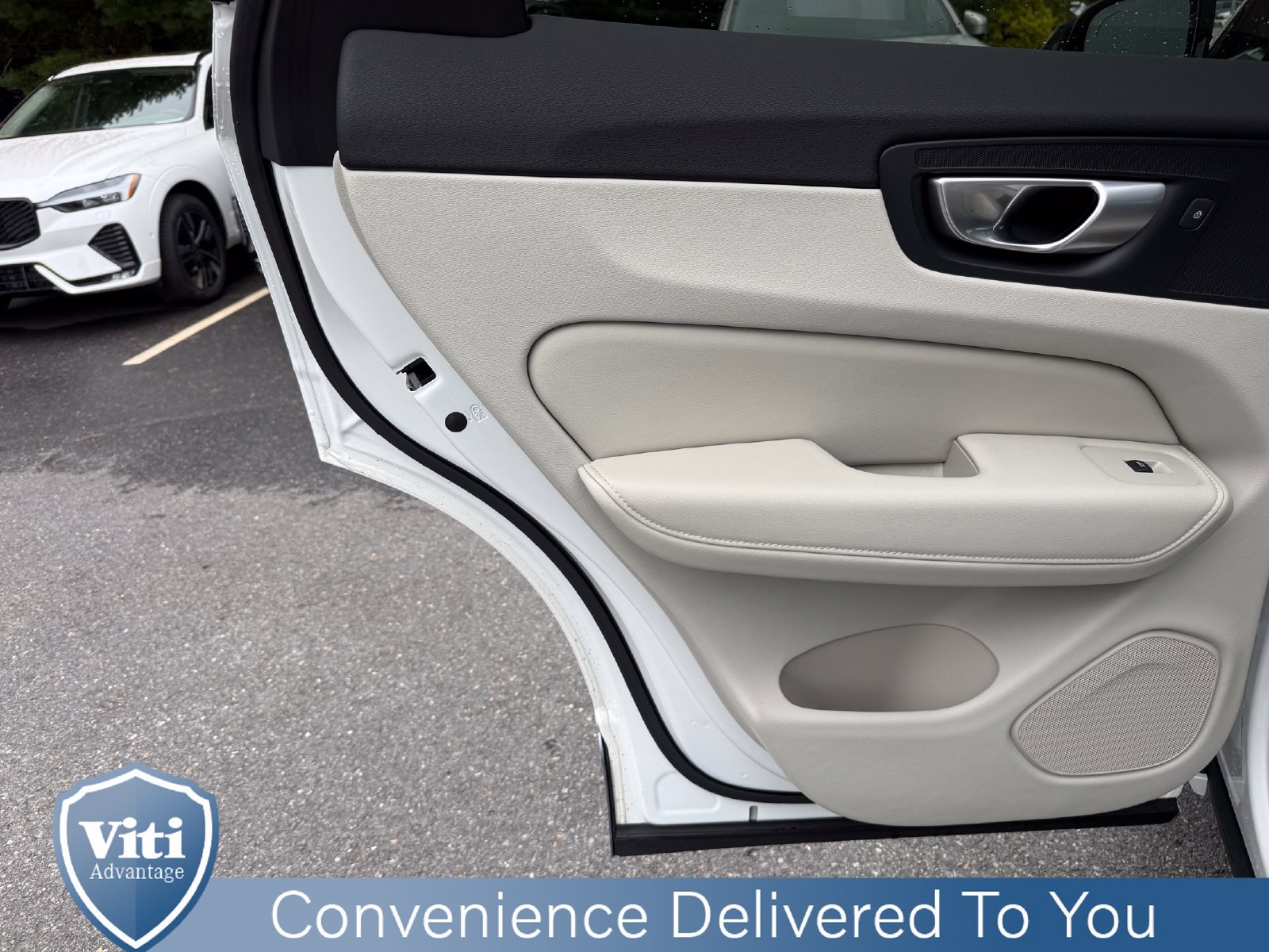 Used 2024 Volvo XC60 B5 Plus w/ Protection Package Premier AWD/4WD image 19