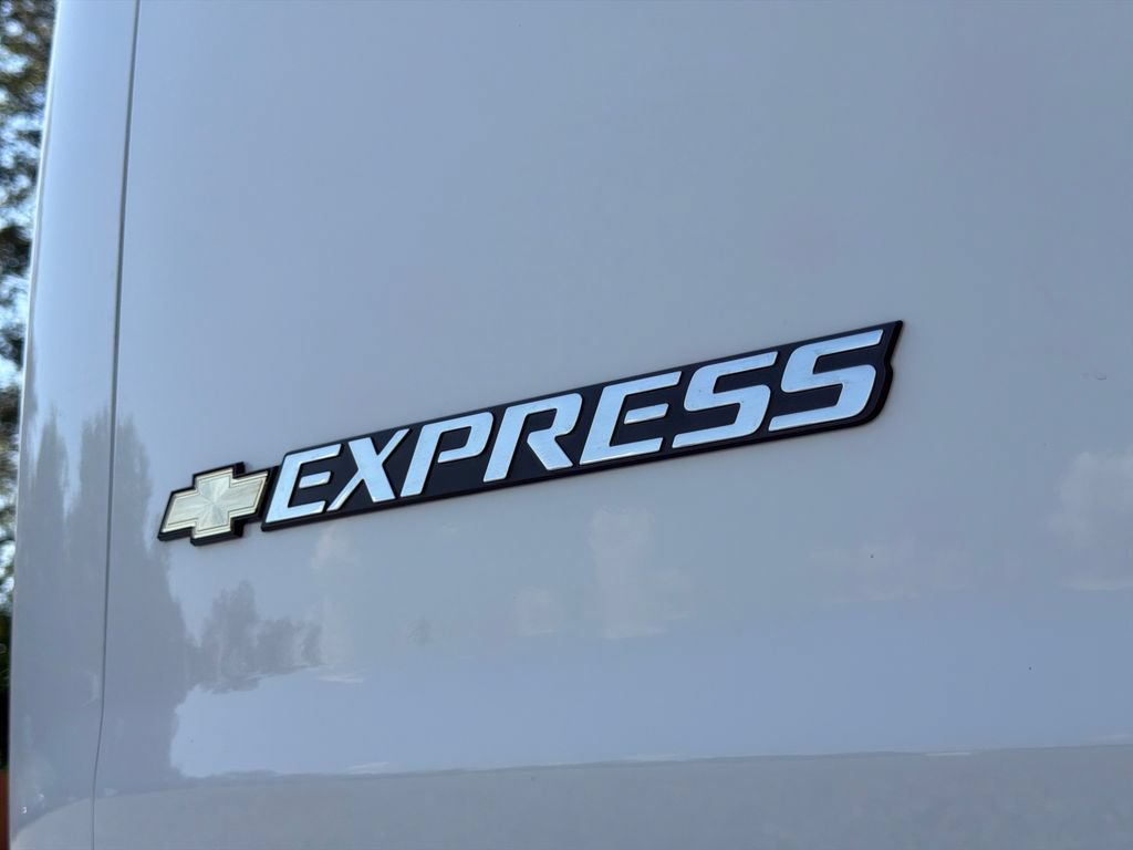Used 2025 Chevrolet Express 3500 LS RWD image 16