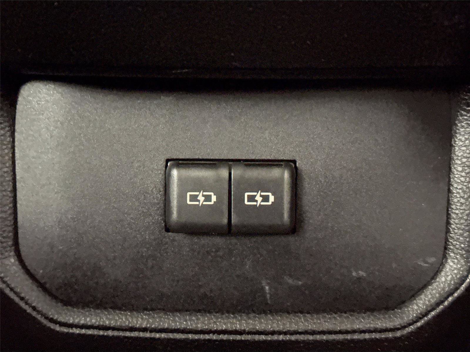 Certified 2025 Toyota Highlander LE image 34