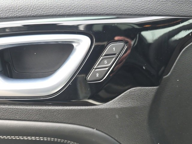 Used 2024 Jeep Compass Limited w/ Driver Assist Group I image 11