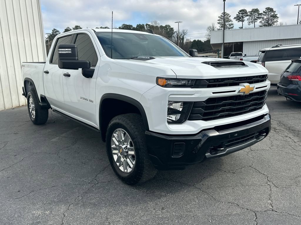 Used 2025 Chevrolet Silverado 2500 Custom w/ Custom Value Package image 4