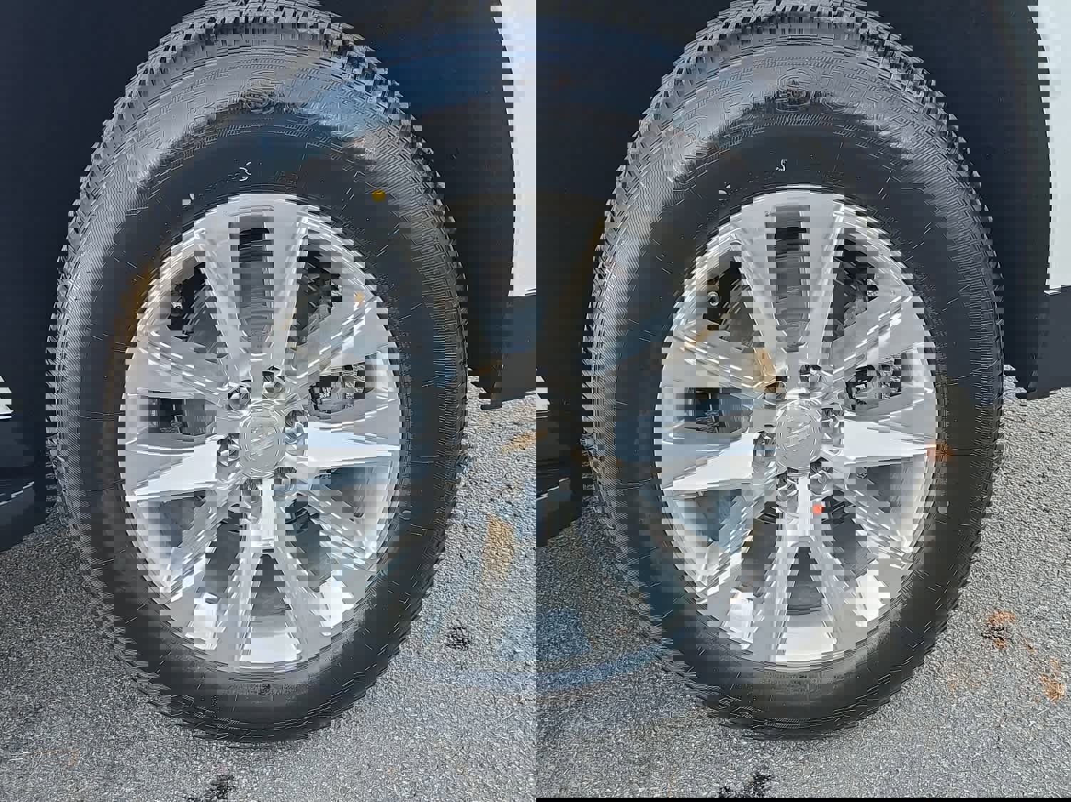 Used 2023 Chevrolet Suburban Premier image 11