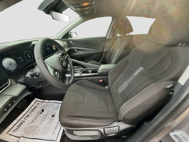 Used 2023 Hyundai Elantra SEL w/ Convenience Package FWD image 22