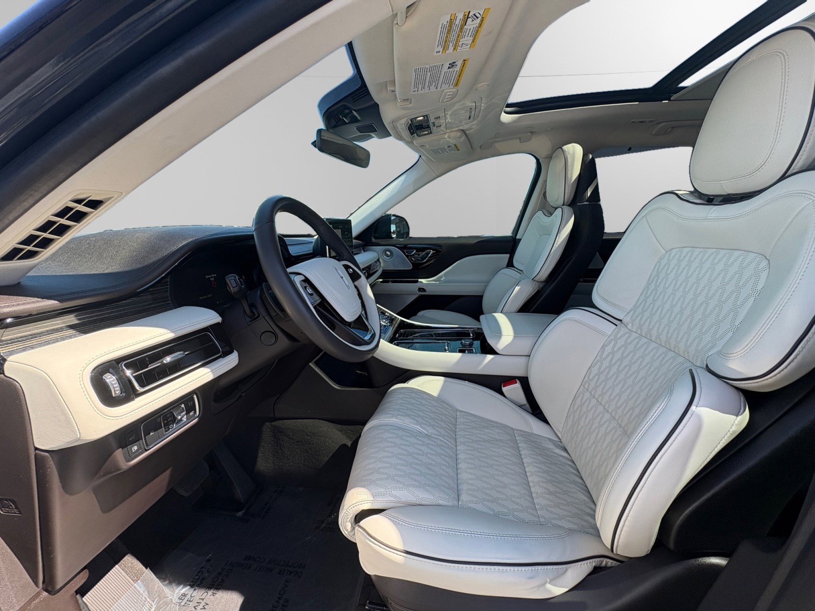 Certified 2023 Lincoln Aviator Black Label Grand Touring w/ Class IV Trailer Tow Package image 9