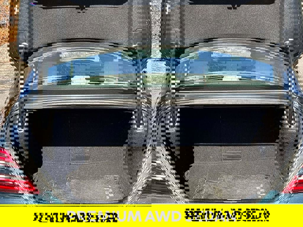 Used 2024 Genesis G70 2.5T image 12