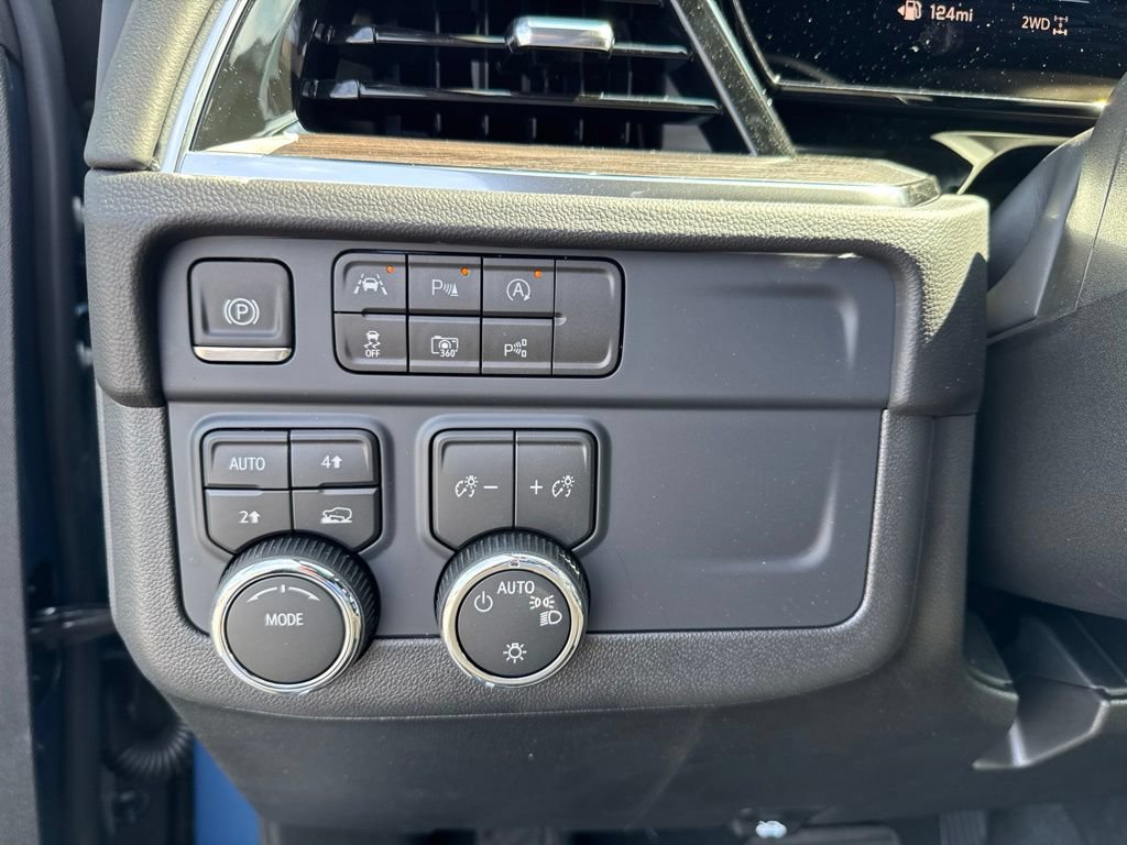 New 2026 Chevrolet Suburban LT AWD/4WD image 30
