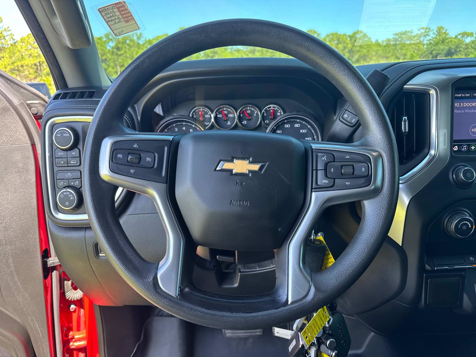 Used 2020 Chevrolet Silverado 1500 LT AWD/4WD image 27