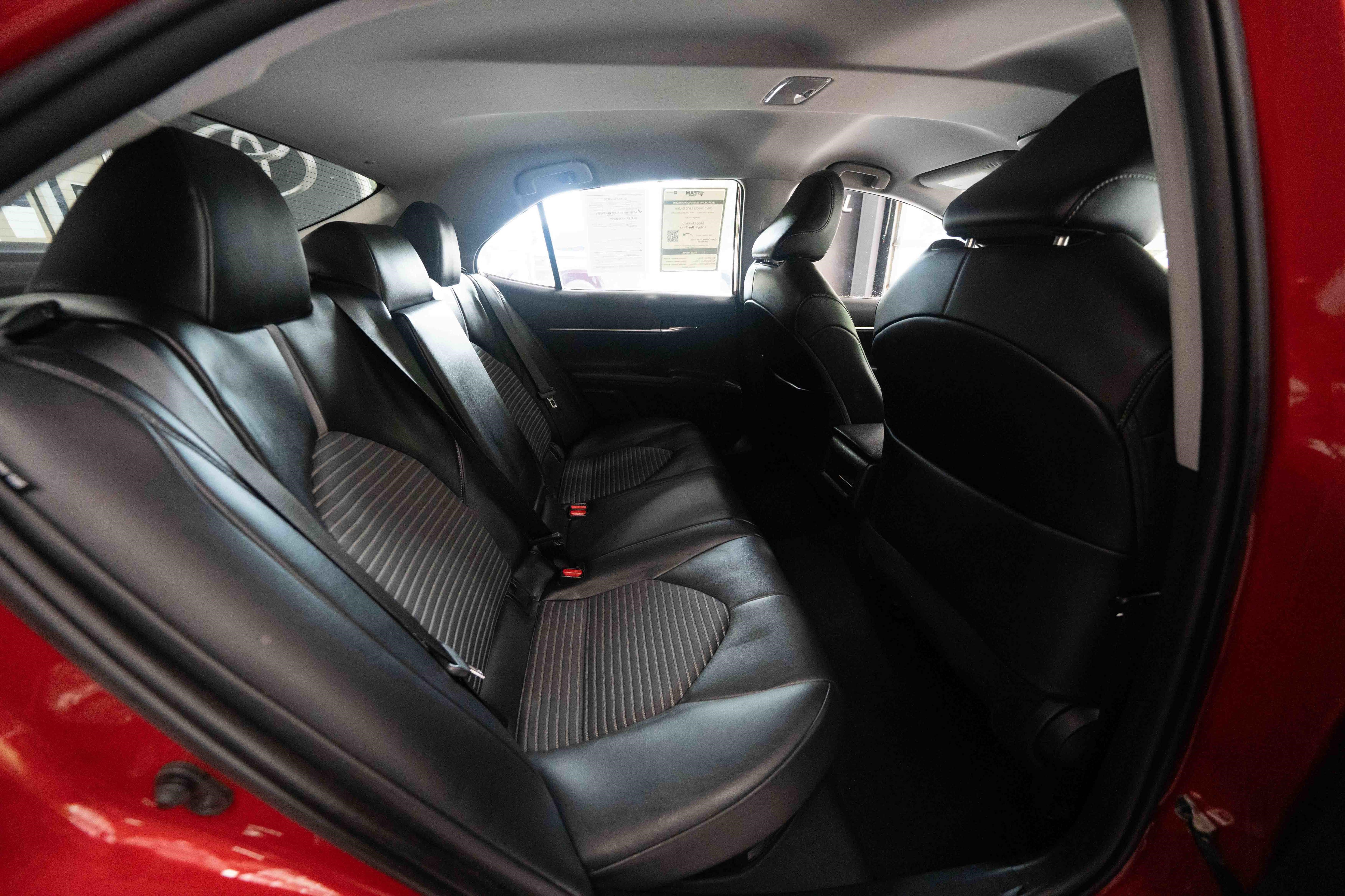 Used 2022 Toyota Camry SE w/ Cold Weather Package FWD image 24