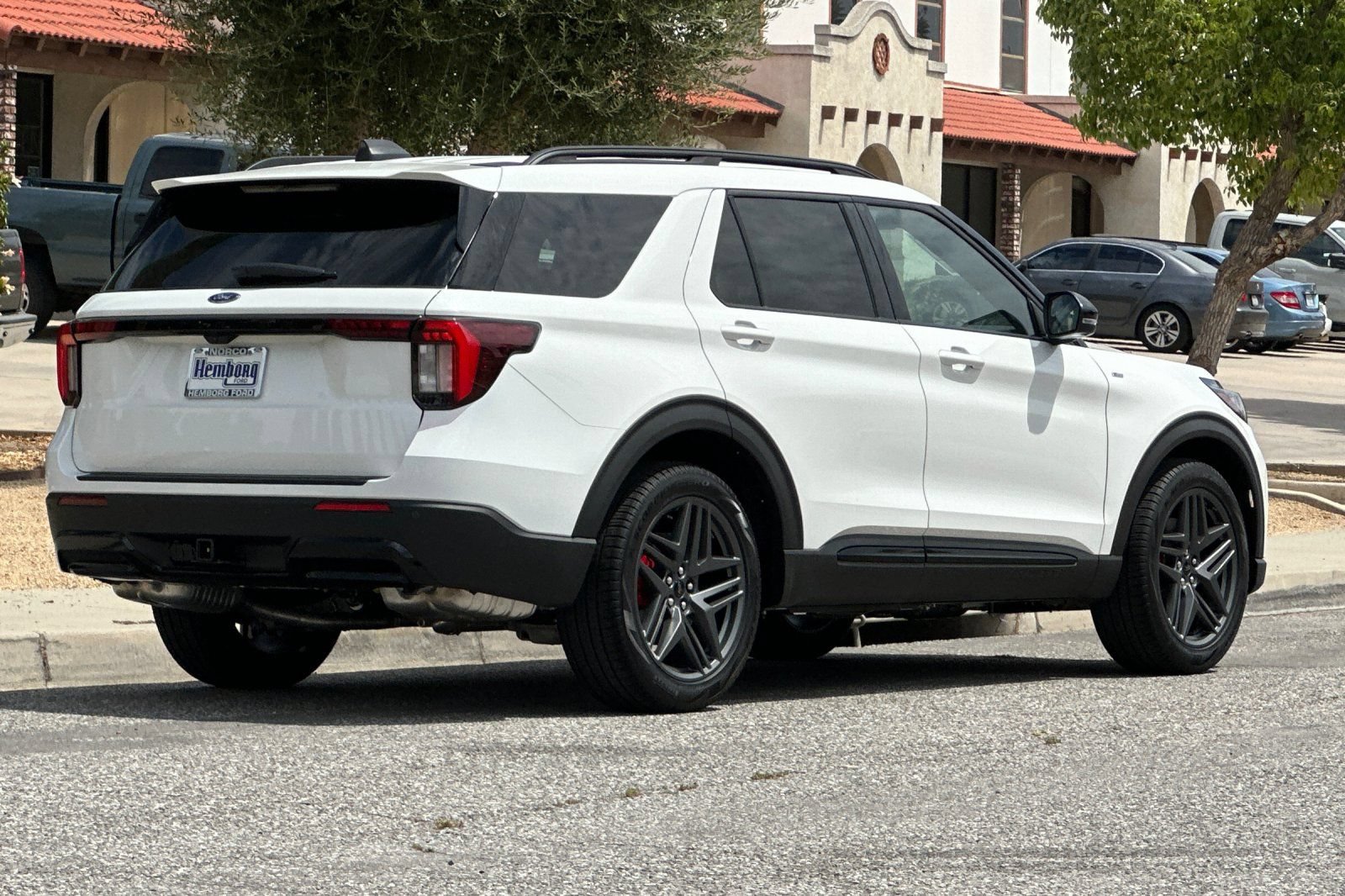 New 2026 Ford Explorer ST-Line w/ ST-Line Street Pack RWD image 4