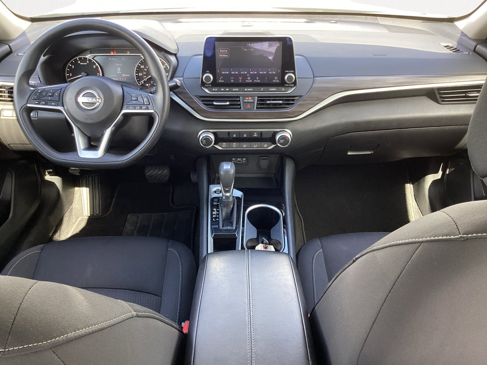 Used 2024 Nissan Altima 2.5 SV image 4