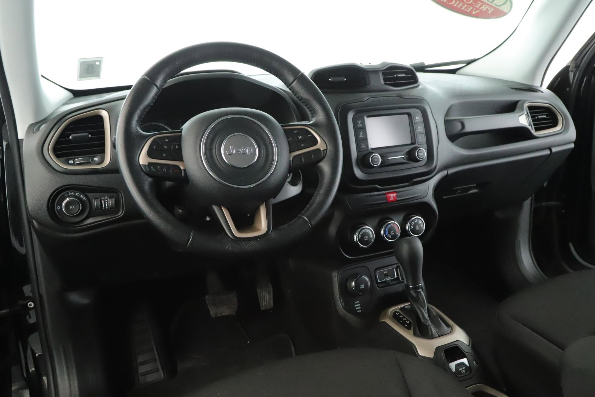 Used 2017 Jeep Renegade Latitude image 2