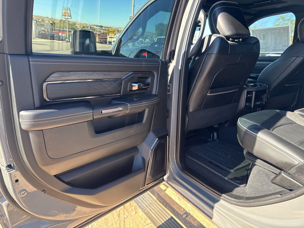 Used 2025 RAM 3500 Limited AWD/4WD image 14
