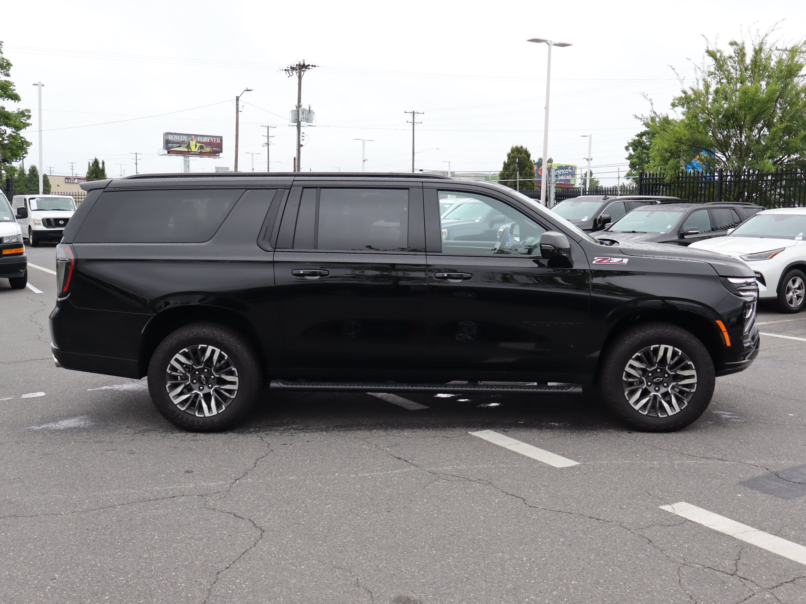 Used 2026 Chevrolet Suburban Z71 w/ Comfort Package AWD/4WD image 11