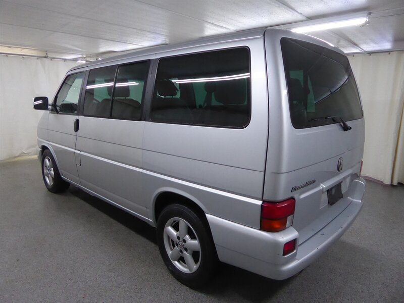 Used 2002 Volkswagen Eurovan MV FWD image 5