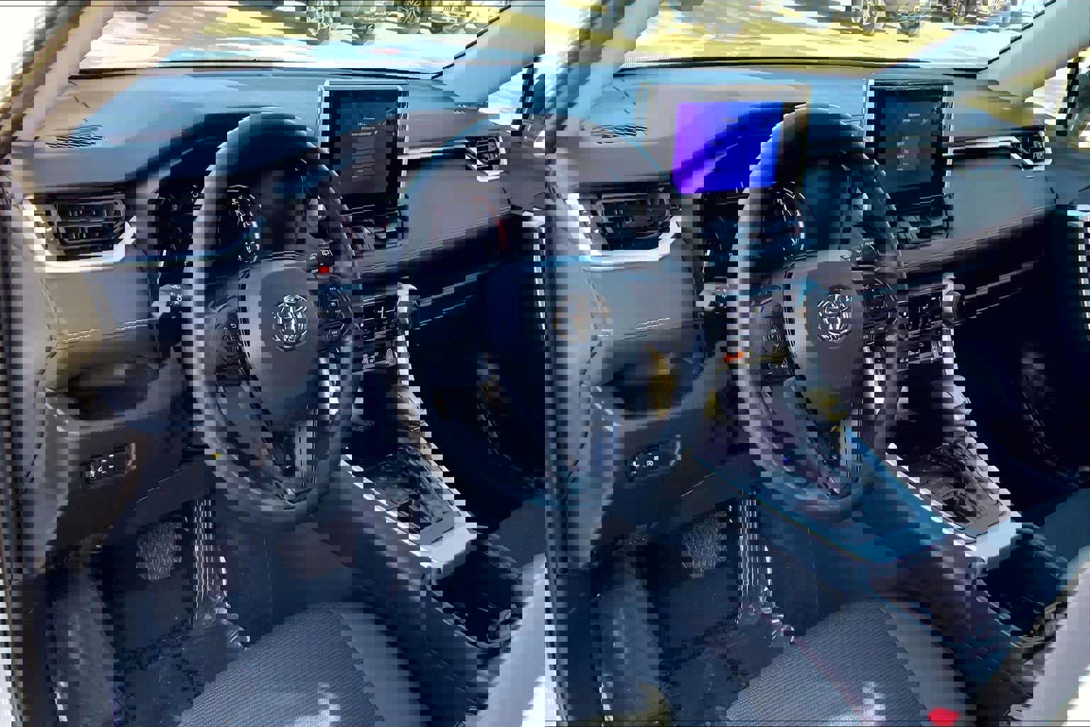 Used 2023 Toyota RAV4 LE image 17