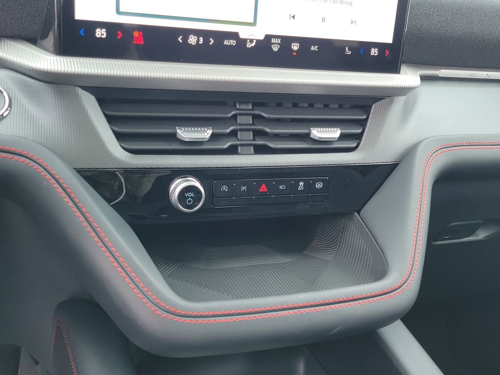 New 2026 Ford Explorer ST-Line w/ ST-Line Street Pack image 28