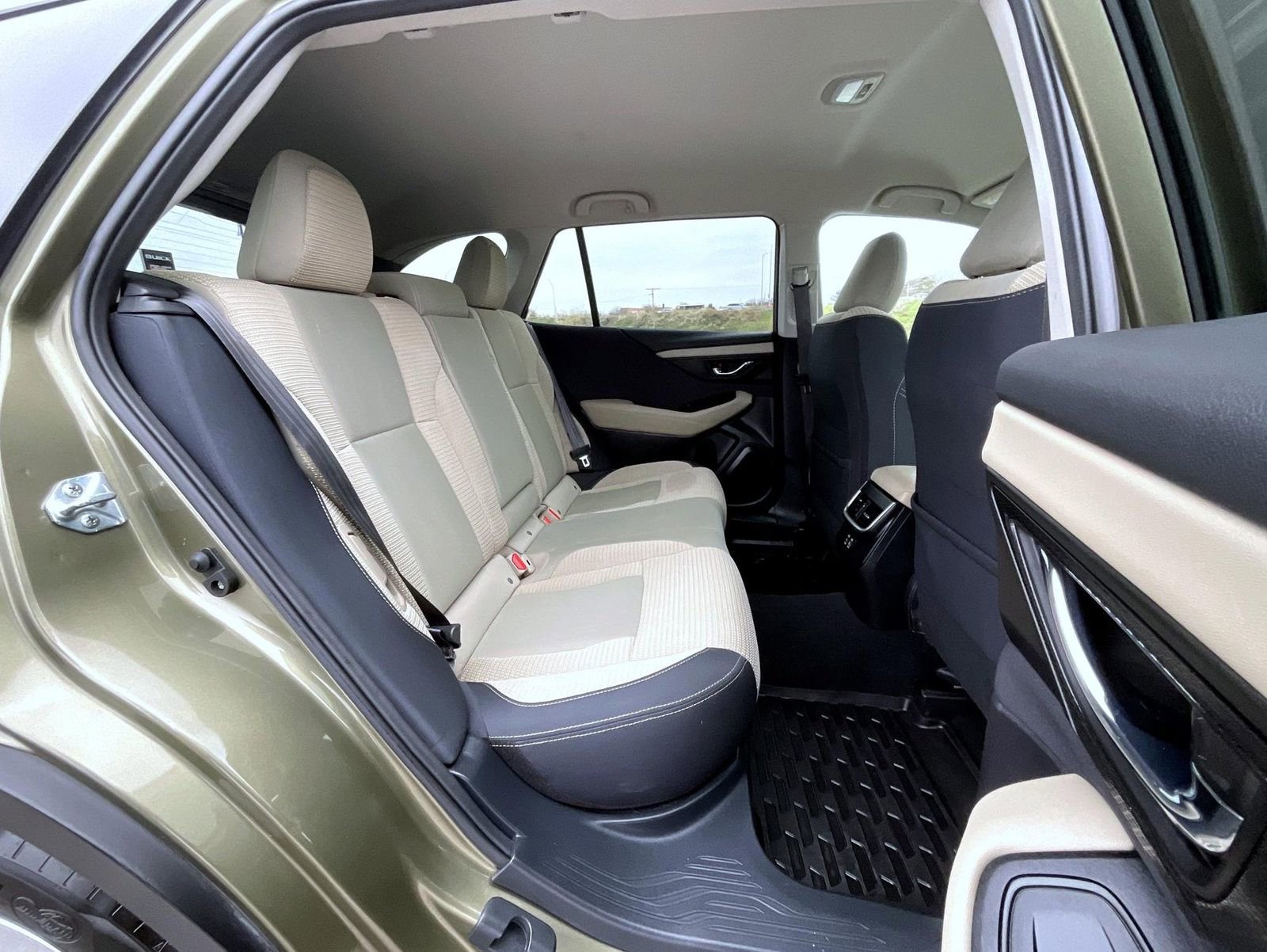 Used 2024 Subaru Outback Premium image 18