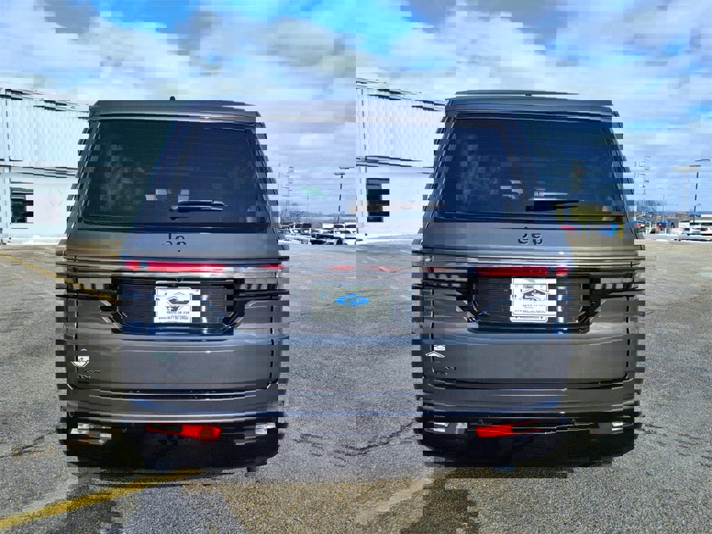 New 2026 Jeep Grand Wagoneer L Limited image 4