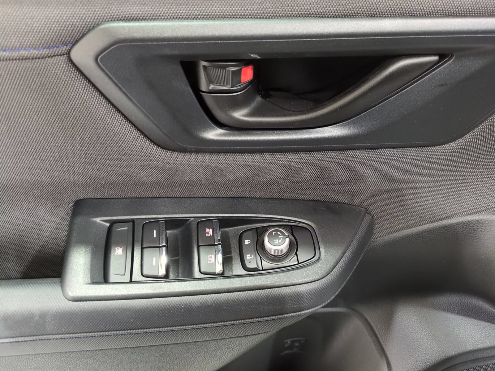 Certified 2025 Subaru Forester Premium AWD/4WD image 17