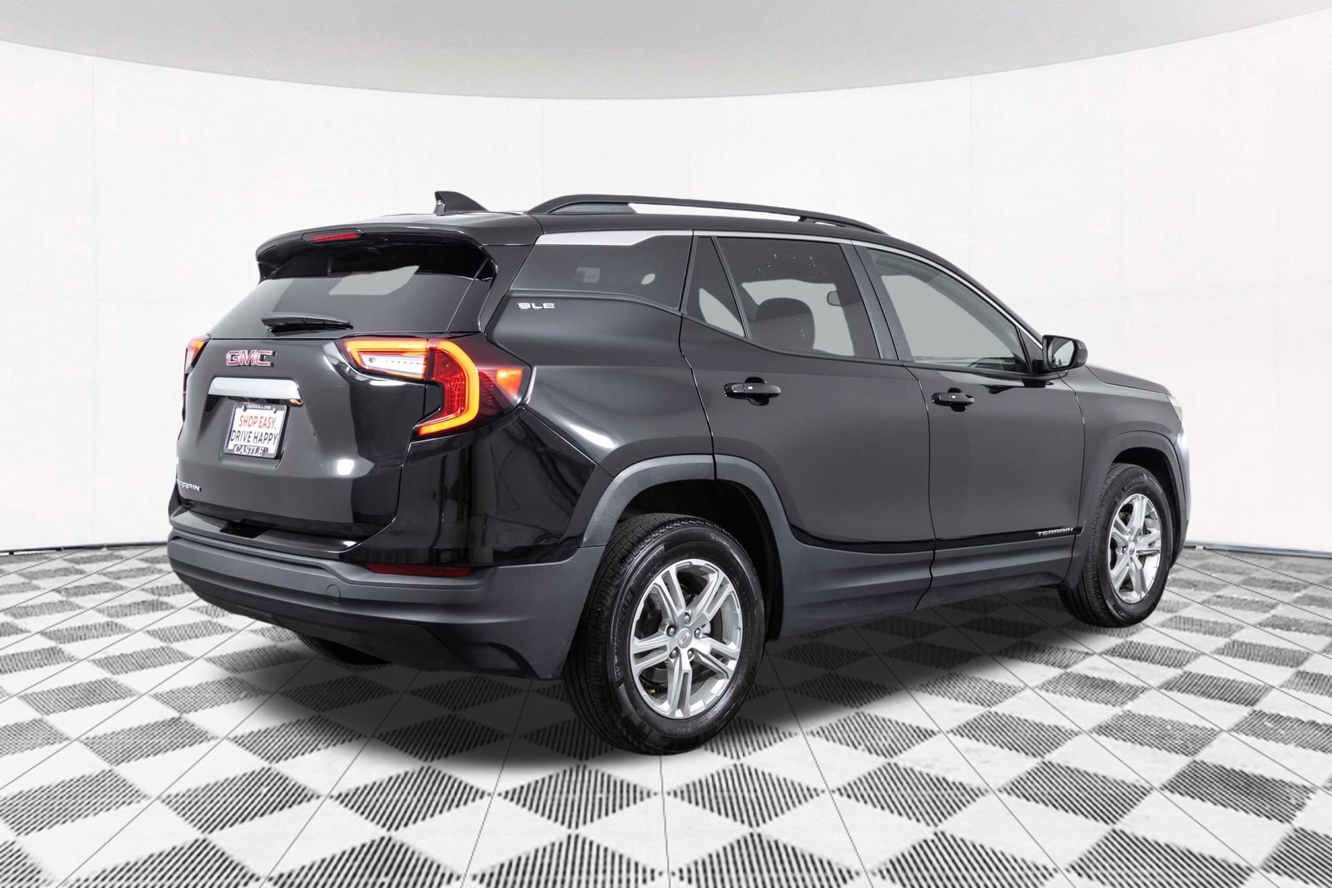 Used 2023 GMC Terrain SLE w/ Driver Convenience Package FWD image 19