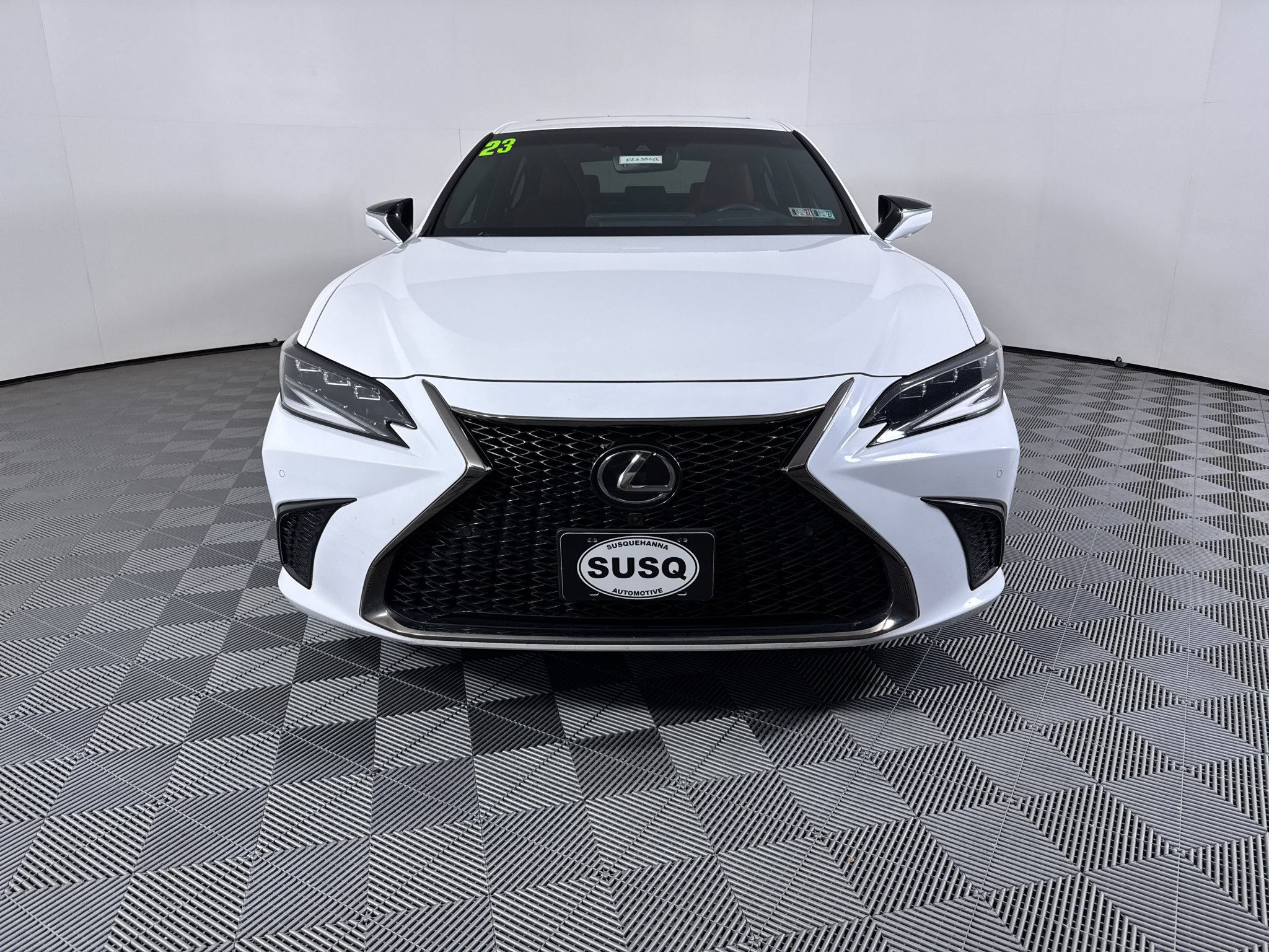 Used 2023 Lexus ES 350 F Sport FWD image 2