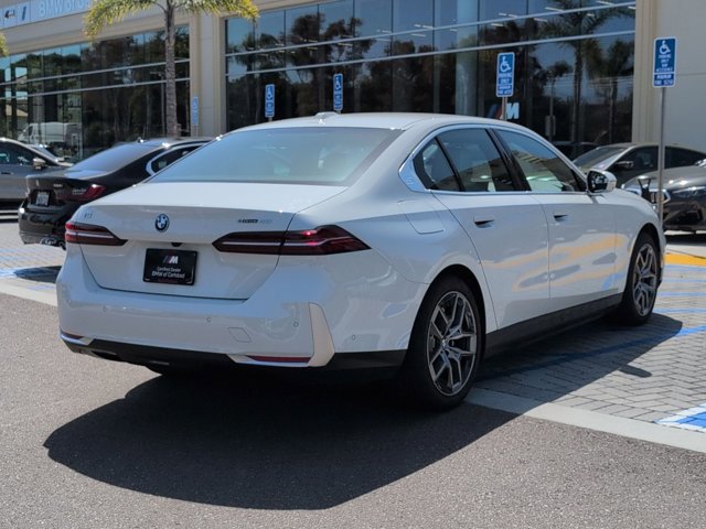 New 2026 BMW i5 eDrive40 w/ Premium Package image 2