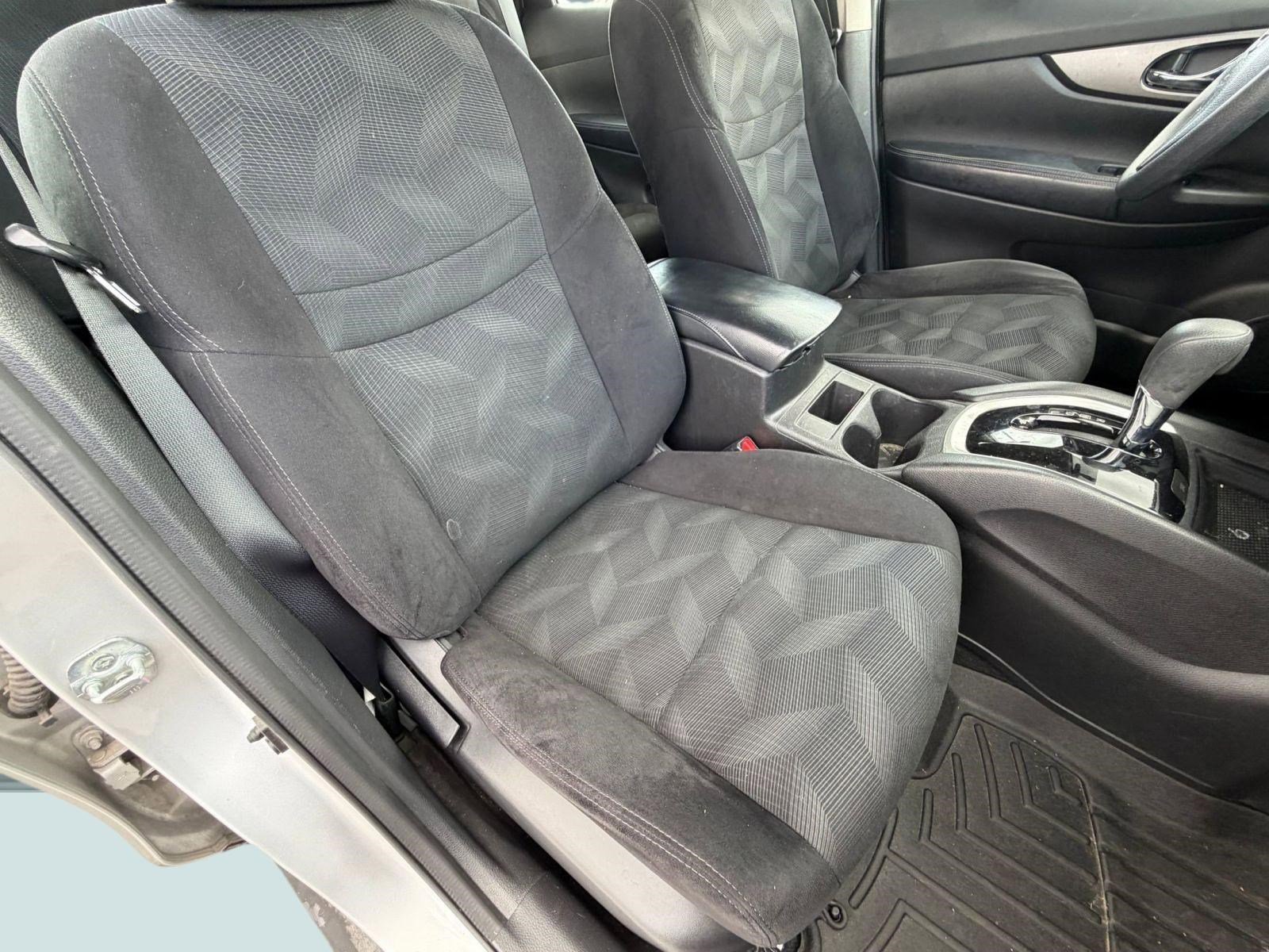 Used 2014 Nissan Rogue S image 18