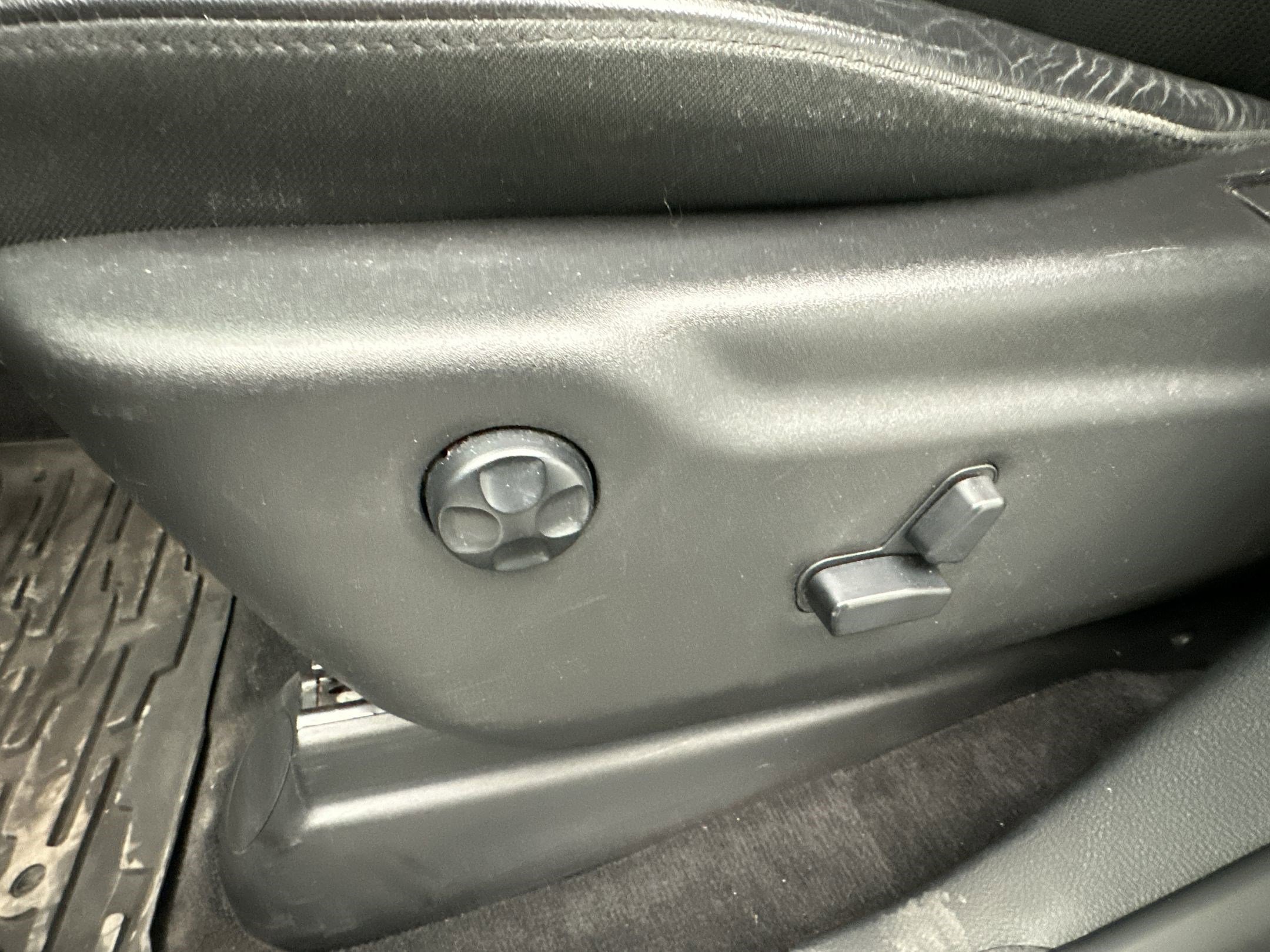 Used 2018 Jeep Grand Cherokee Altitude image 14