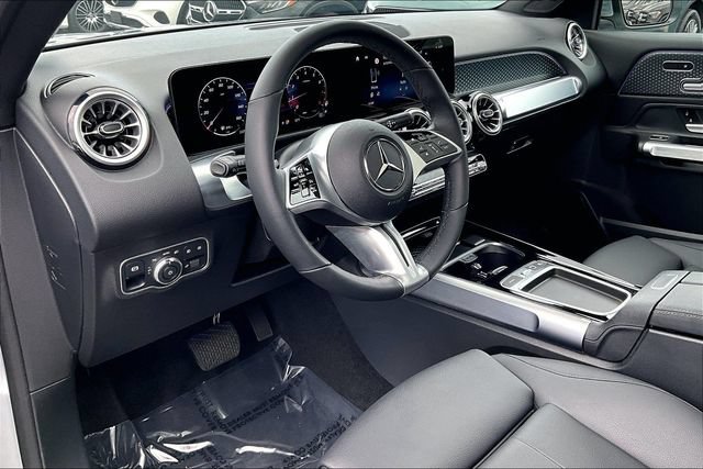 Used 2026 Mercedes-Benz GLB 250 4MATIC image 14
