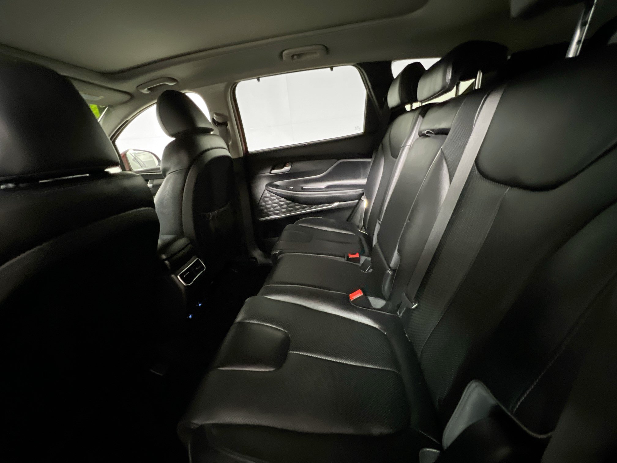 Used 2021 Hyundai Santa Fe SEL w/ Convenience + Premium Package AWD/4WD image 29