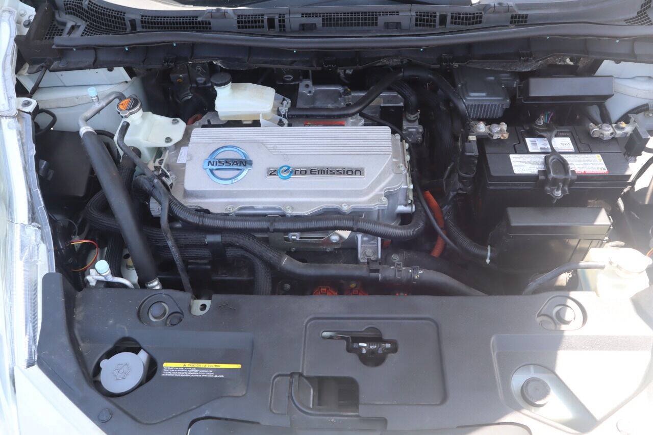 Used 2012 Nissan Leaf SL FWD image 44