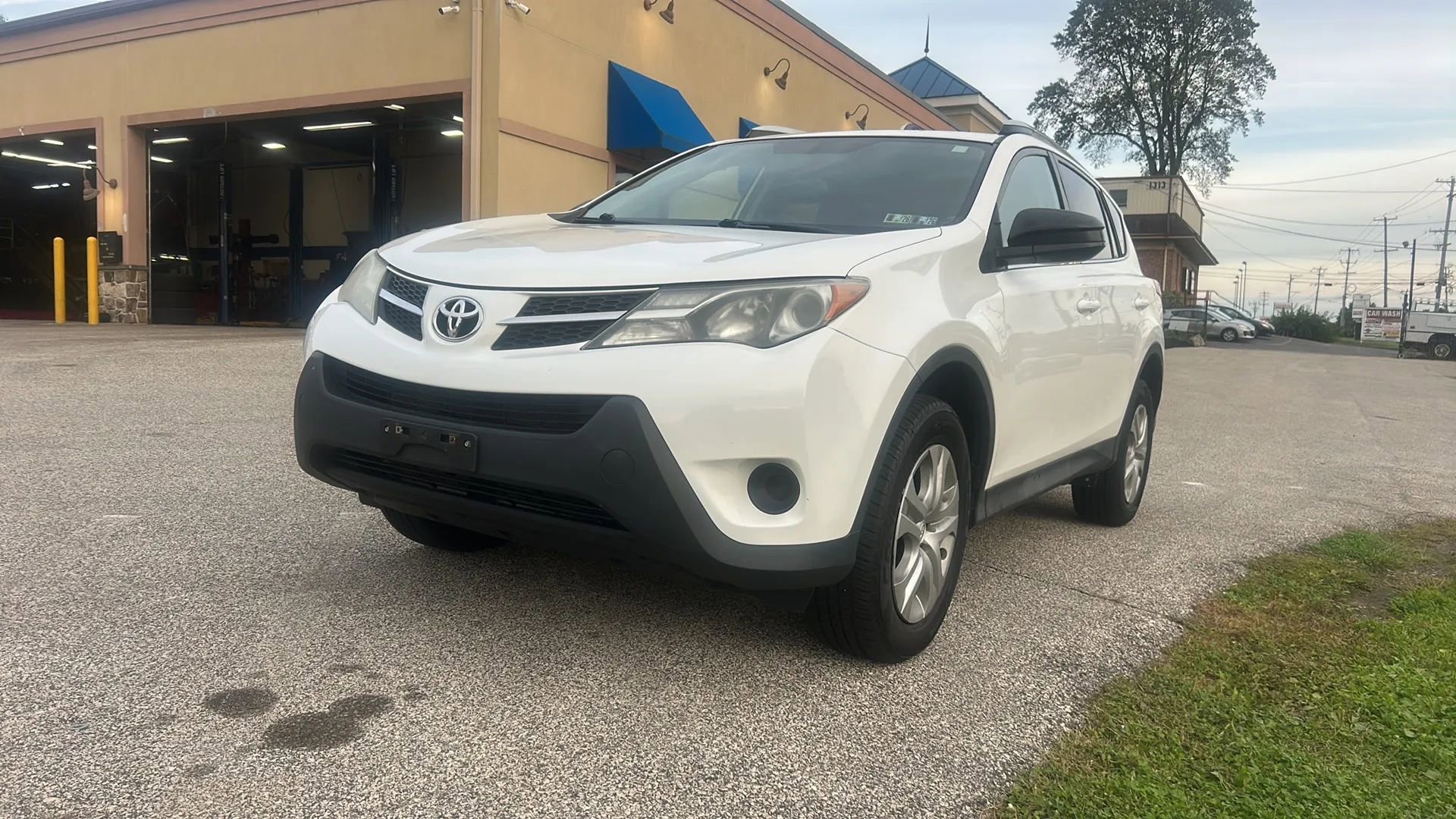 Used 2015 Toyota RAV4 LE image 2